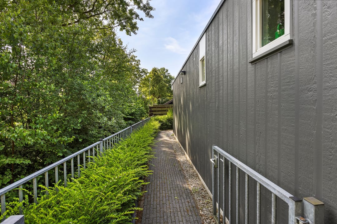 Photo 32 of Van Ewsumstraat 62