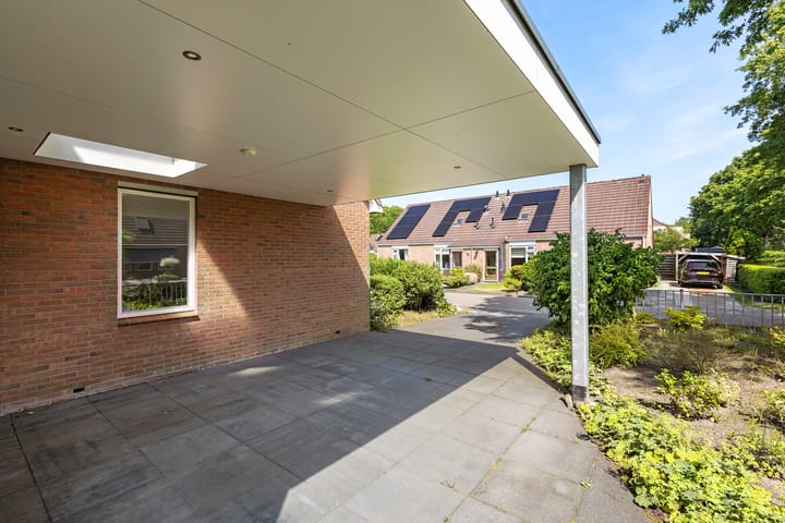 Foto 33 van Van Ewsumstraat 62