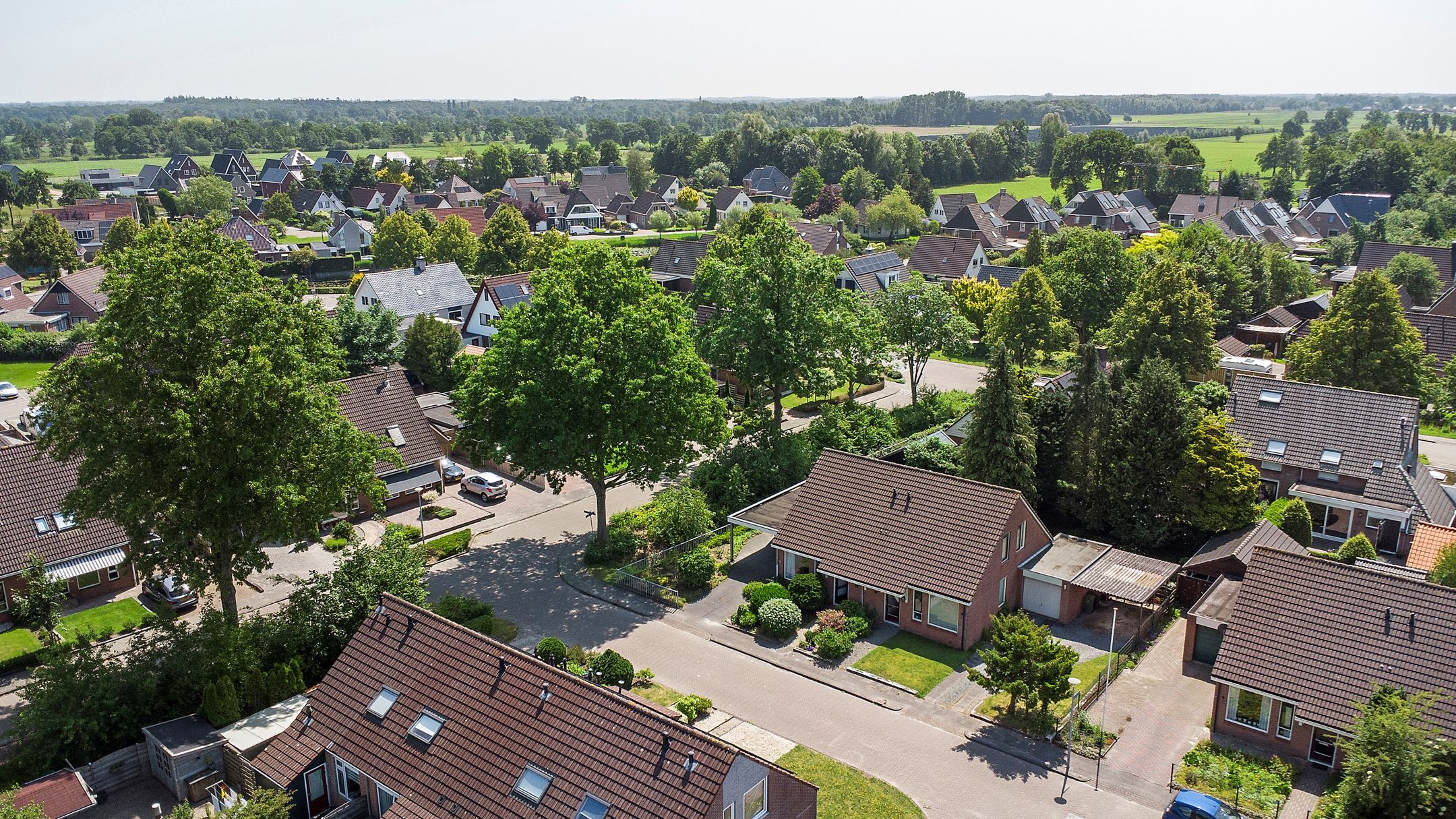 Photo 39 of Van Ewsumstraat 62