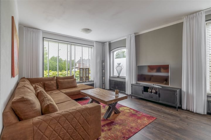 Photo 3 of Winschoterweg 6-A