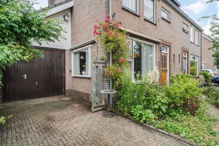 Foto 5 van Wilgenlaan 1