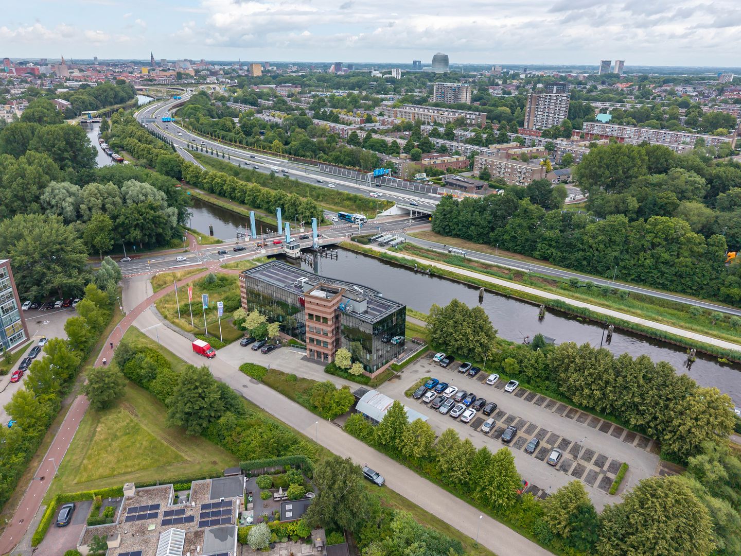 Bekijk foto 1 van Laan Corpus den Hoorn 200
