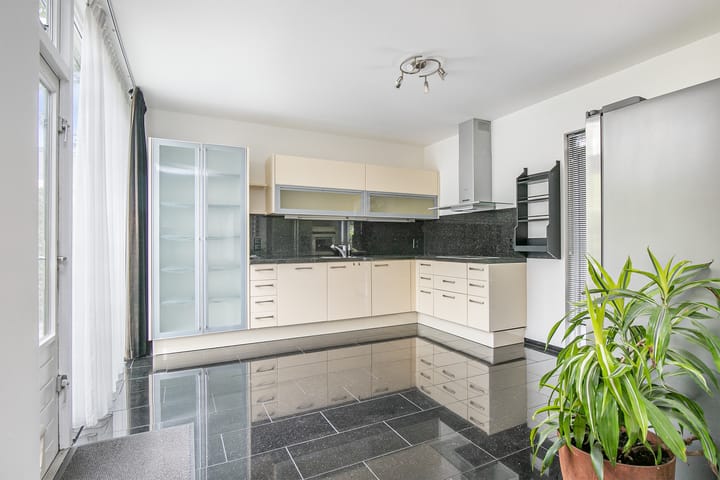 Foto 6 van Distelweide 153