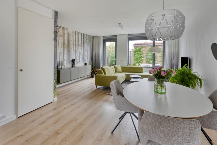 Foto 10 van Louis Couperuslaan 31