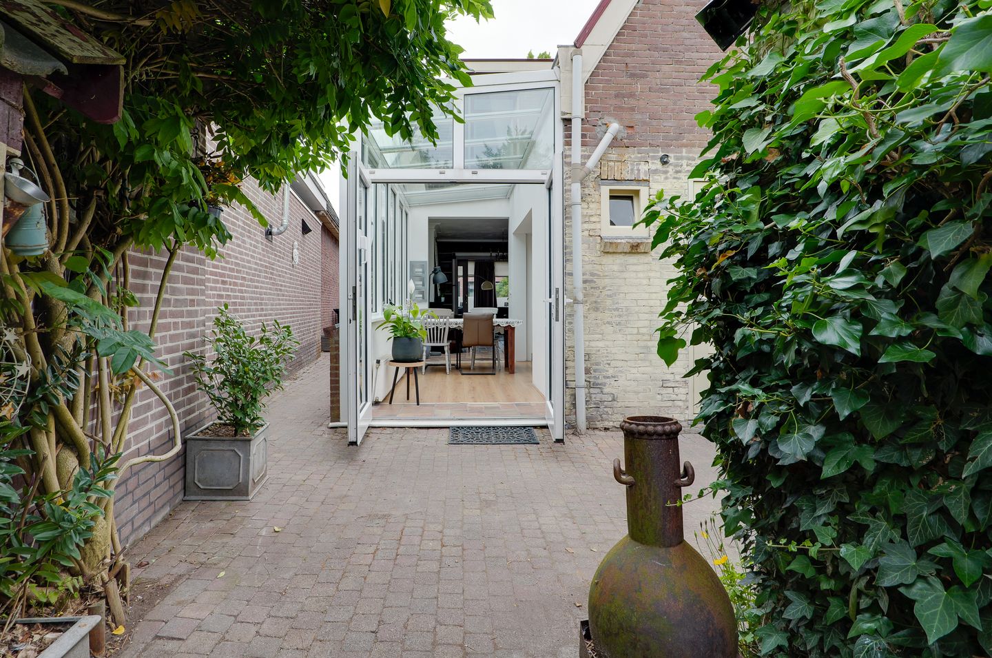 Photo 25 of Ruysdaelstraat 14