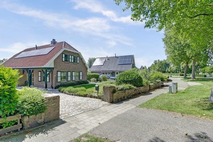 Photo 6 of Bredeweg 13