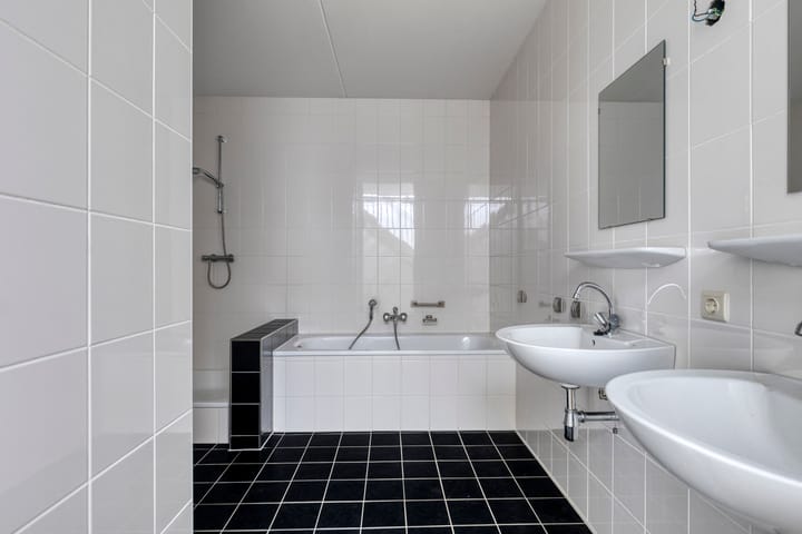 Photo 21 of Evertsenstraat 5-25