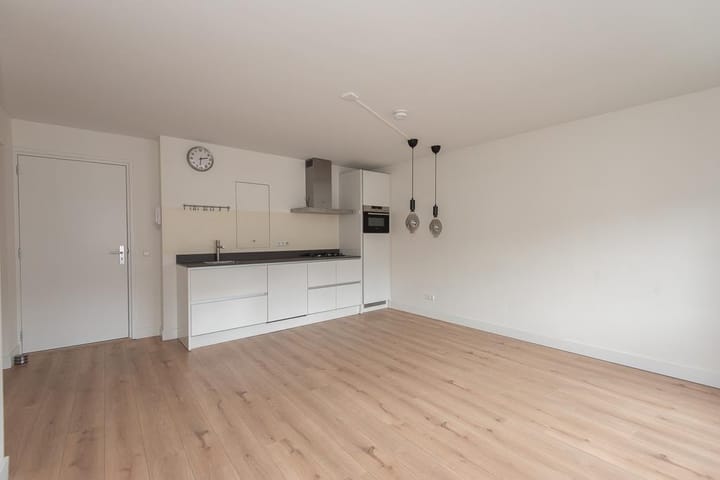 Photo 3 of Lekstraat 120-4A