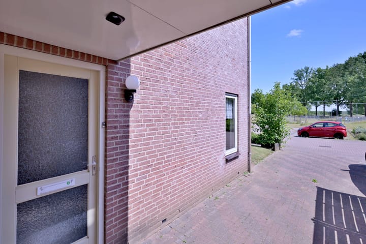 Foto 2 van Lindeselaak 24