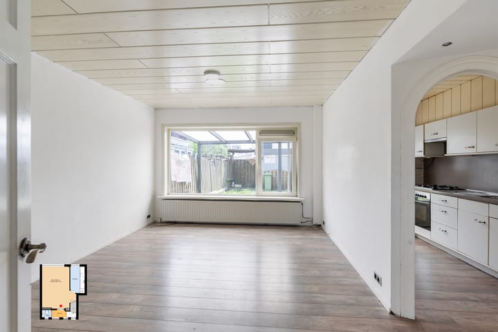 Photo 2 of Menadostraat 13