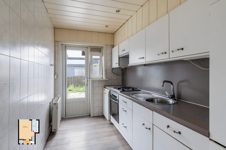 Photo 3 of Menadostraat 13