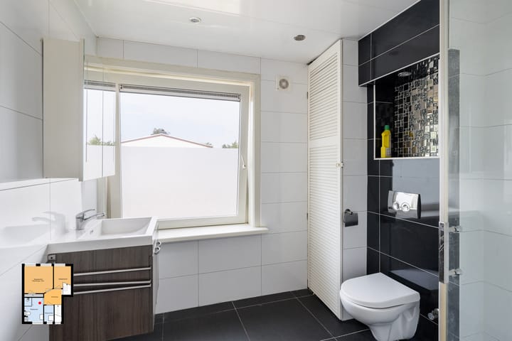 Photo 4 of Menadostraat 13