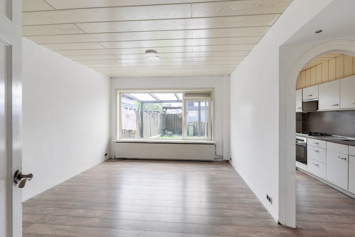 Photo 9 of Menadostraat 13