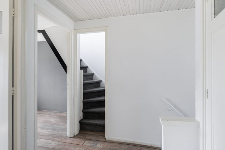 Photo 16 of Menadostraat 13