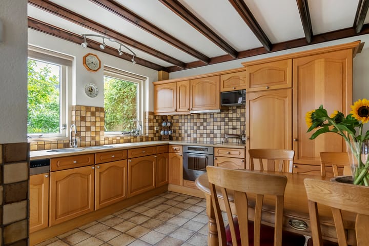 Photo 3 of Adam van Delenstraat 6-B