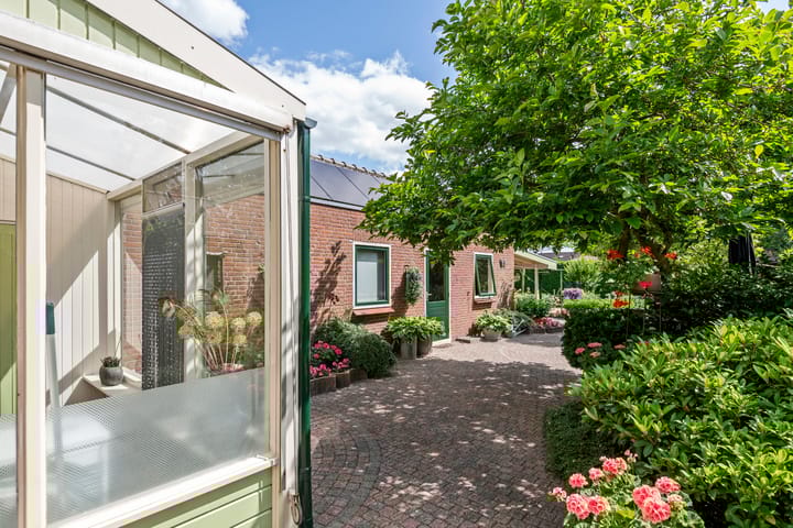 Photo 5 of Adam van Delenstraat 6-B