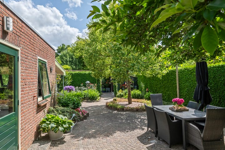 Photo 6 of Adam van Delenstraat 6-B