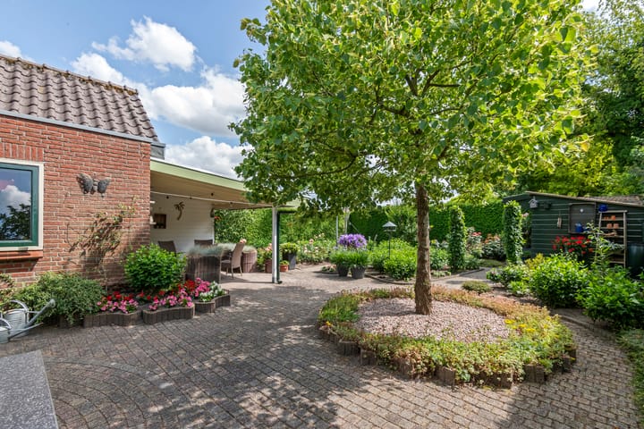 Photo 7 of Adam van Delenstraat 6-B