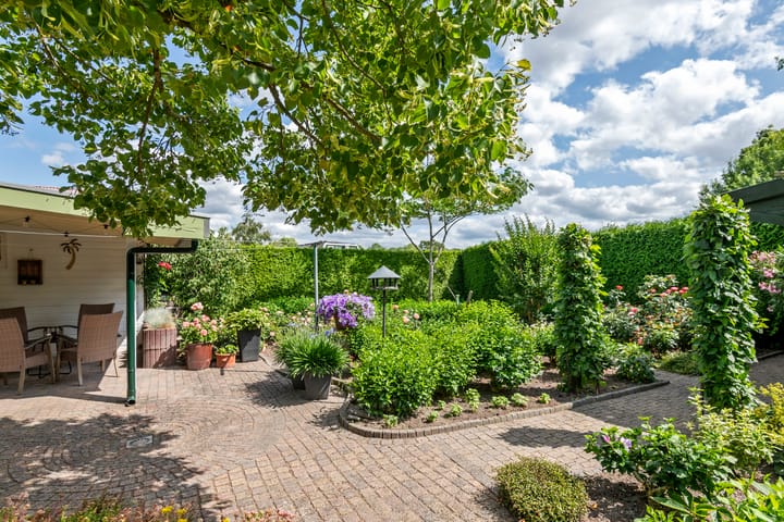 Photo 9 of Adam van Delenstraat 6-B