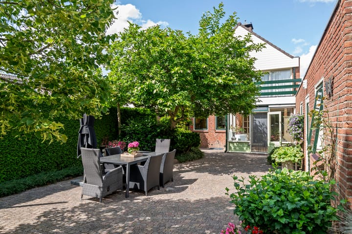 Photo 13 of Adam van Delenstraat 6-B