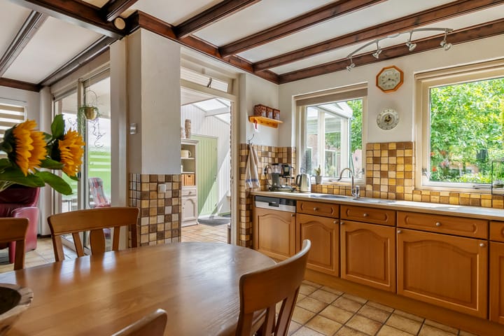 Photo 24 of Adam van Delenstraat 6-B