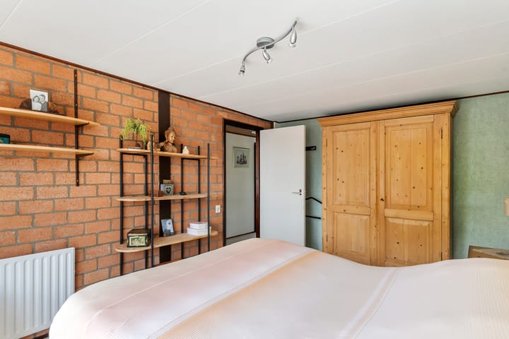 Photo 37 of Adam van Delenstraat 6-B