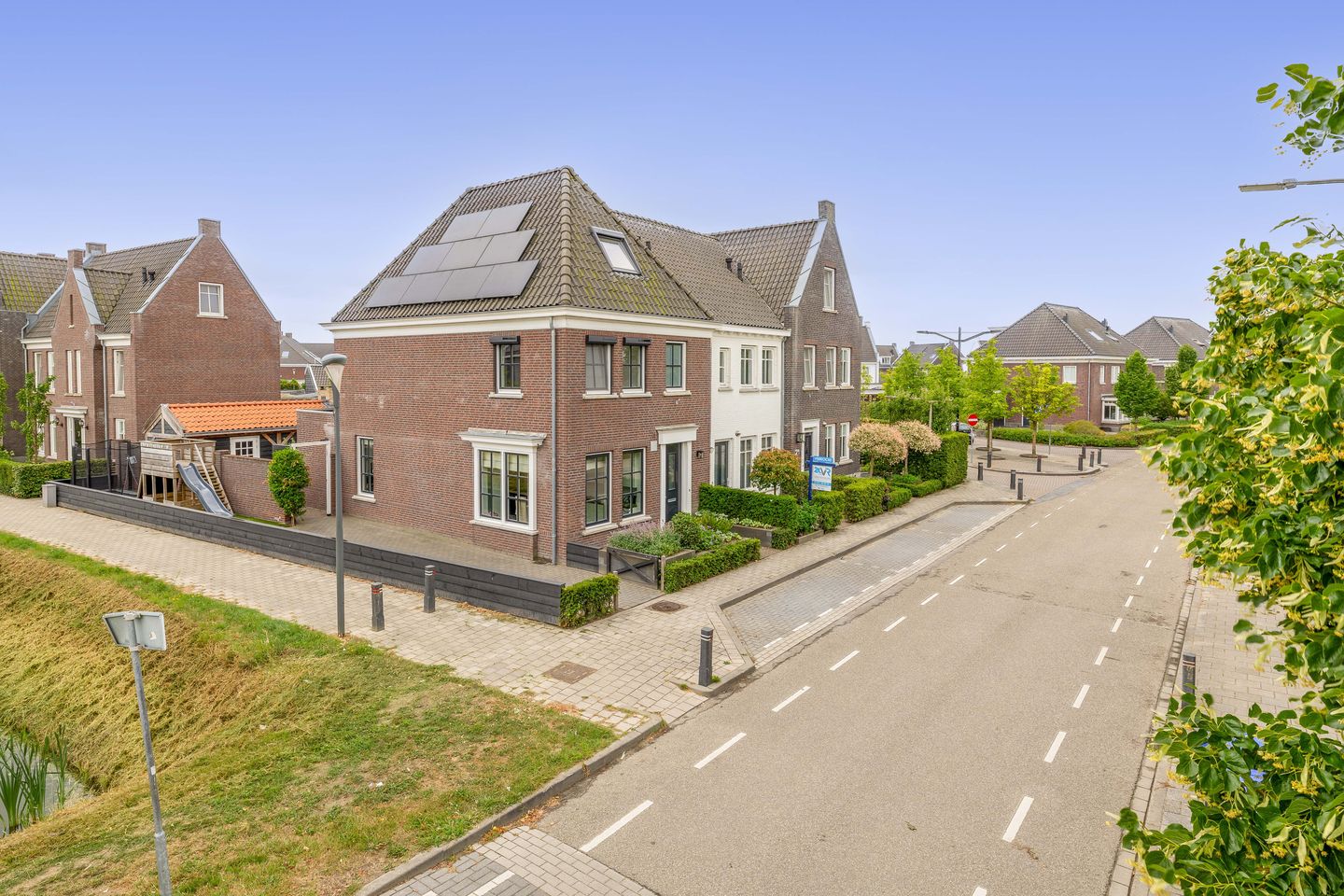 Foto 4 van Bloemenweg 19