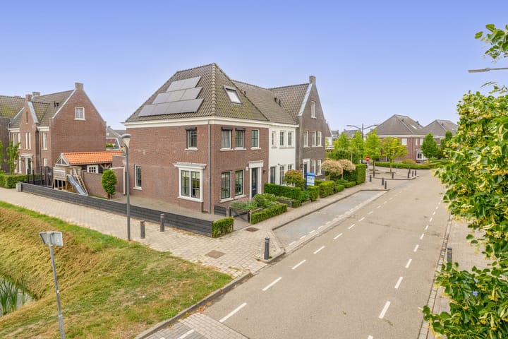 Foto 4 van Bloemenweg 19