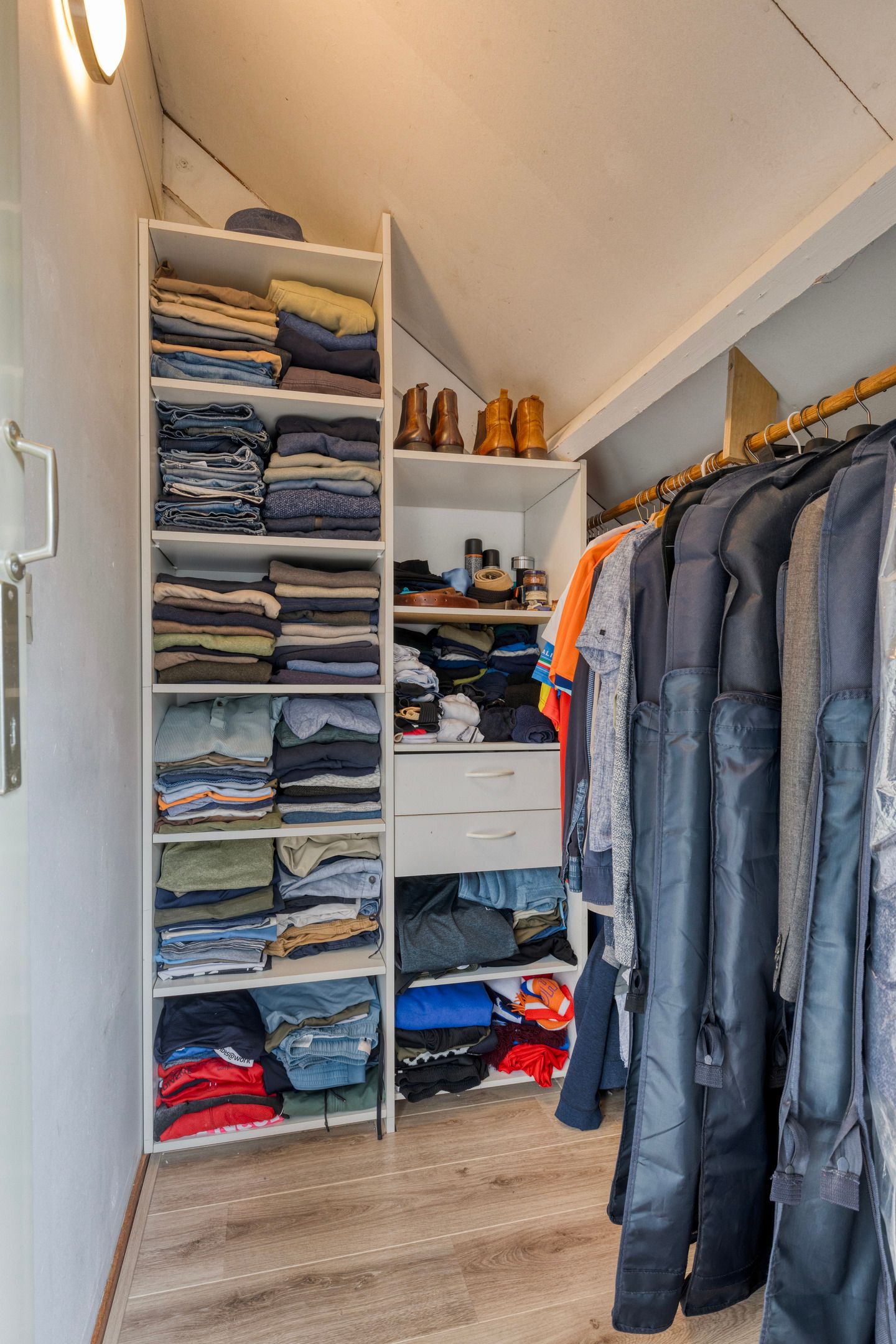 Photo 20 of Huzarenstraat 61