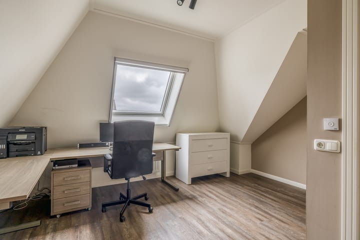 Foto 34 van Bloemenweg 19