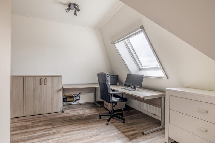 Foto 35 van Bloemenweg 19