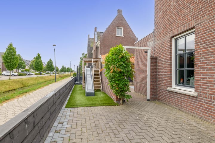 Foto 36 van Bloemenweg 19