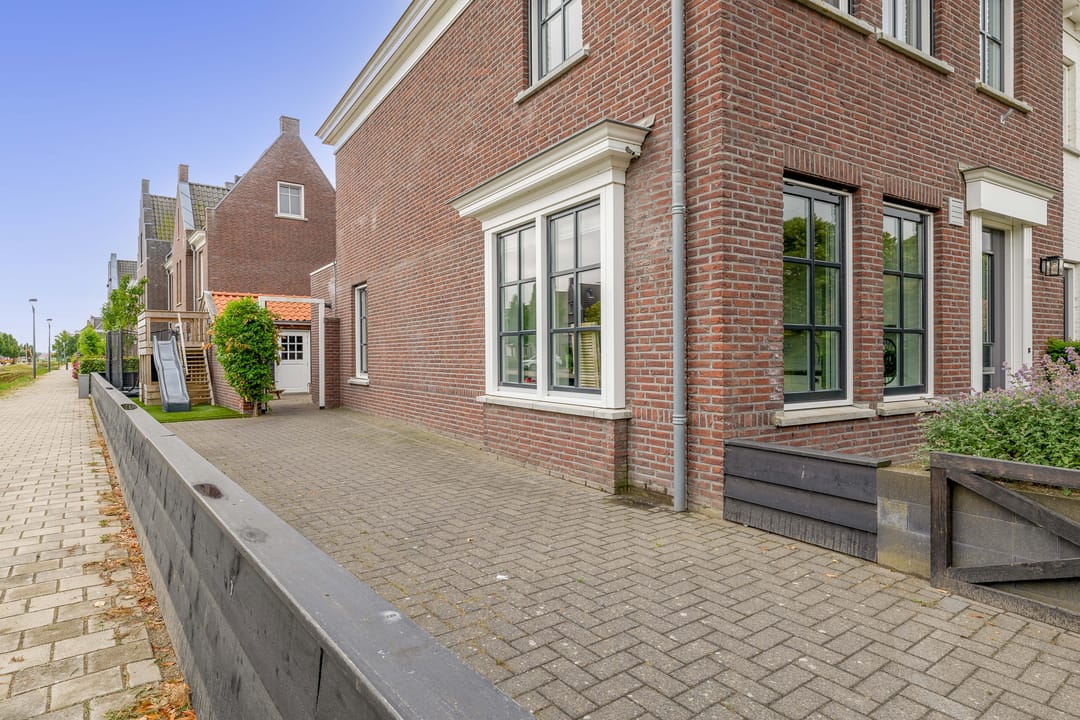 Foto 37 van Bloemenweg 19