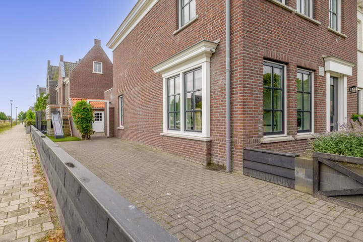 Foto 37 van Bloemenweg 19