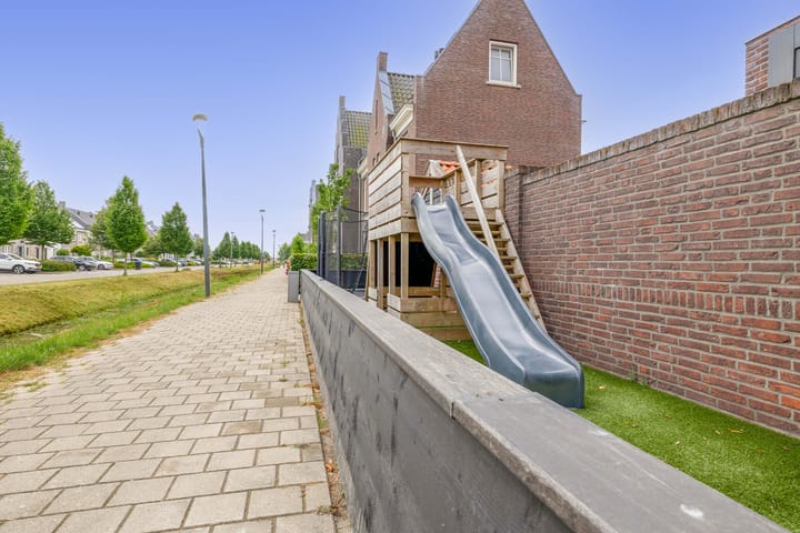 Foto 38 van Bloemenweg 19