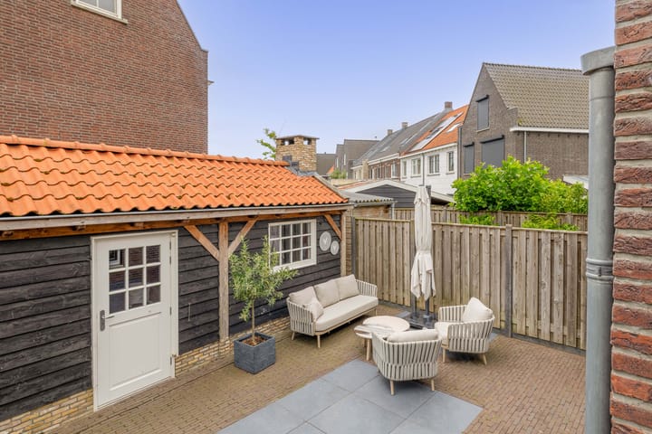 Foto 43 van Bloemenweg 19