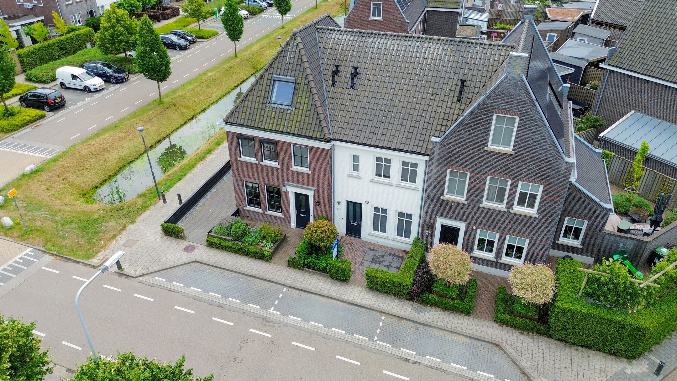 Foto 48 van Bloemenweg 19