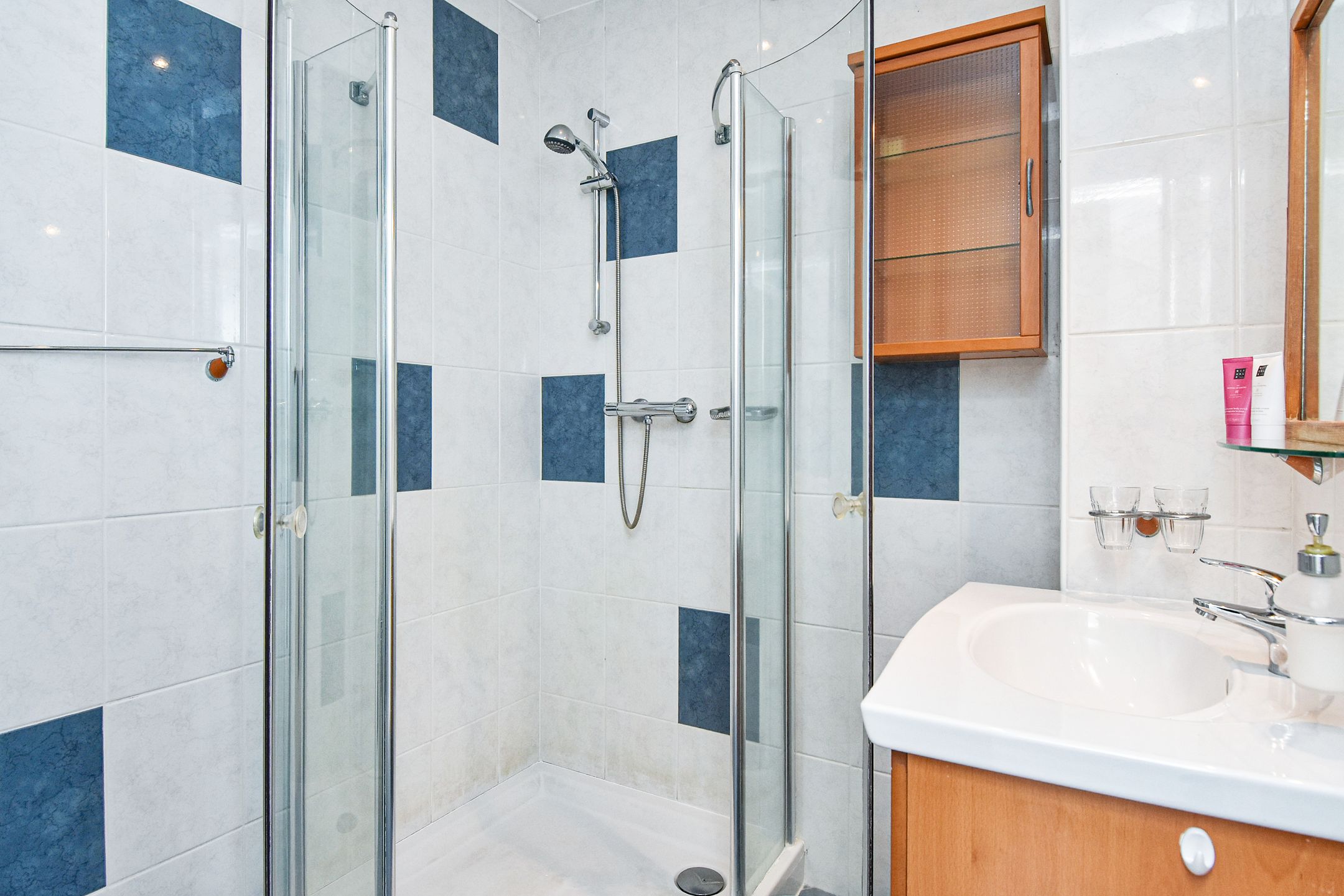 Photo 39 of Stokroosstraat 303