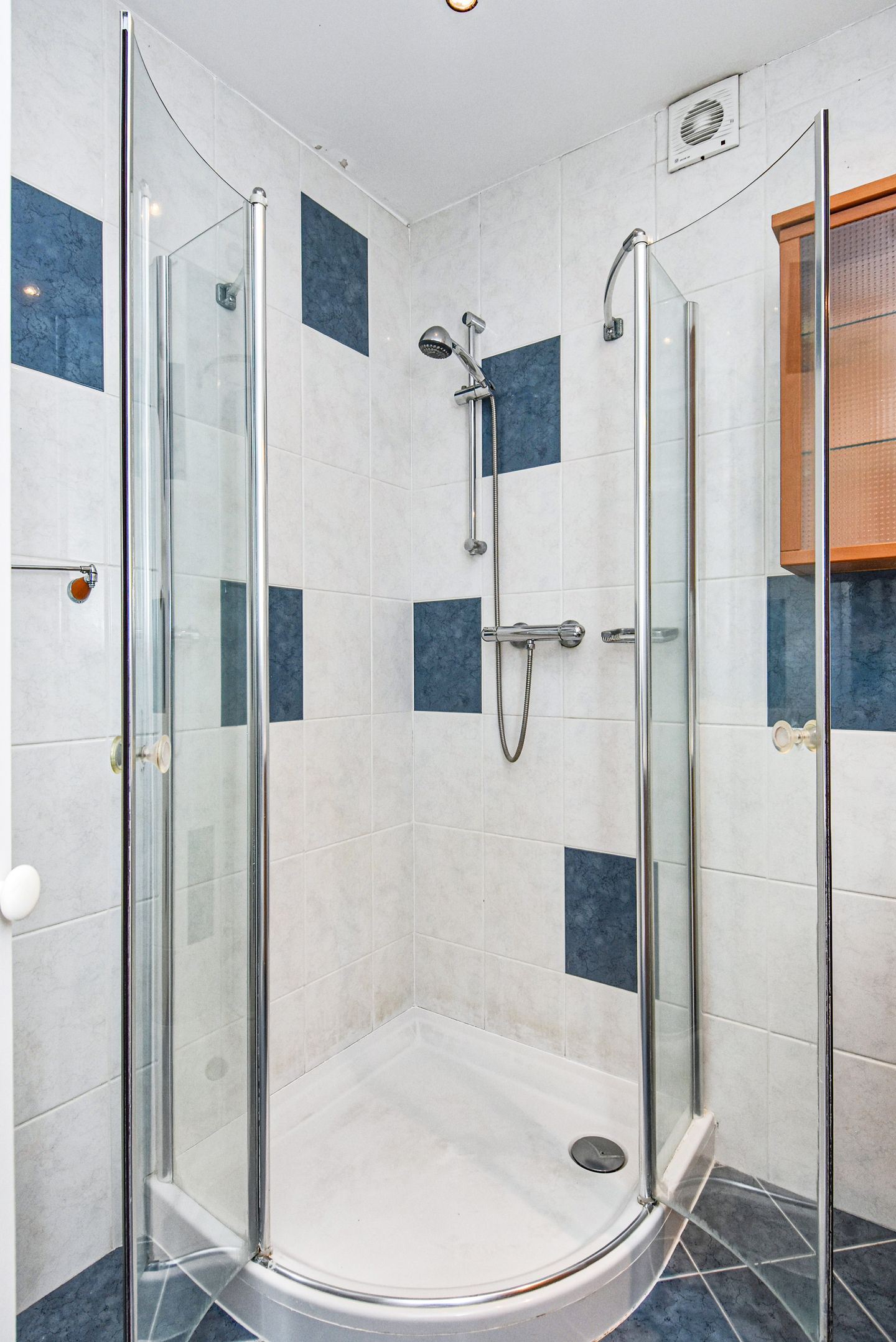 Photo 40 of Stokroosstraat 303