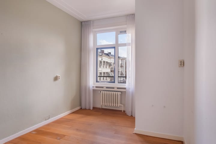 Photo 37 of Anna Paulownastraat 117-9