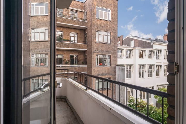 Photo 43 of Anna Paulownastraat 117-9