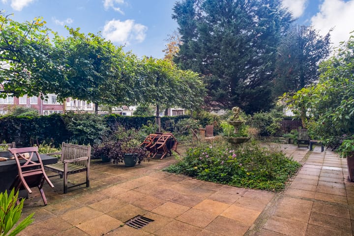 Photo 52 of Anna Paulownastraat 117-9