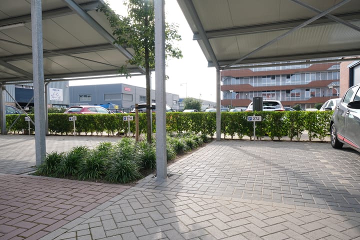 Foto 20 van Reehorsterweg 27-J