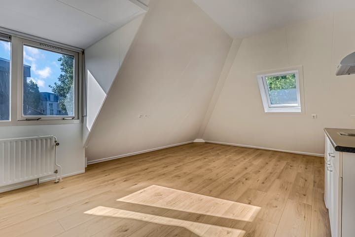 Photo 3 of Beukenlaan 2-C1