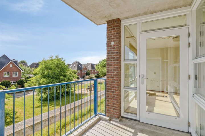 Photo 11 of Parelgras 102