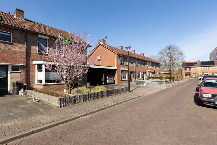 Foto 49 van Zwaluwstraat 11