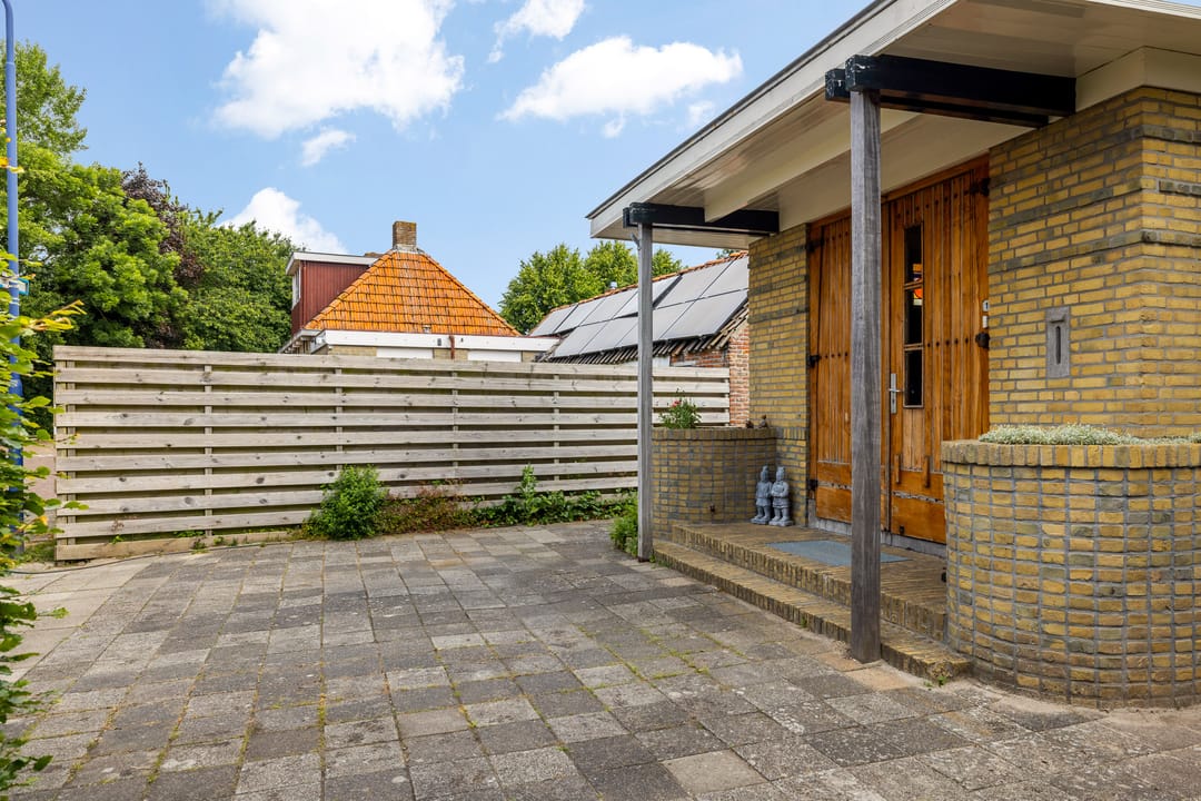 Photo 37 of Rients Westrastrjitte 1