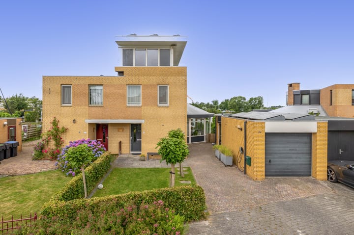 Foto 1 van Leeuwerik 4