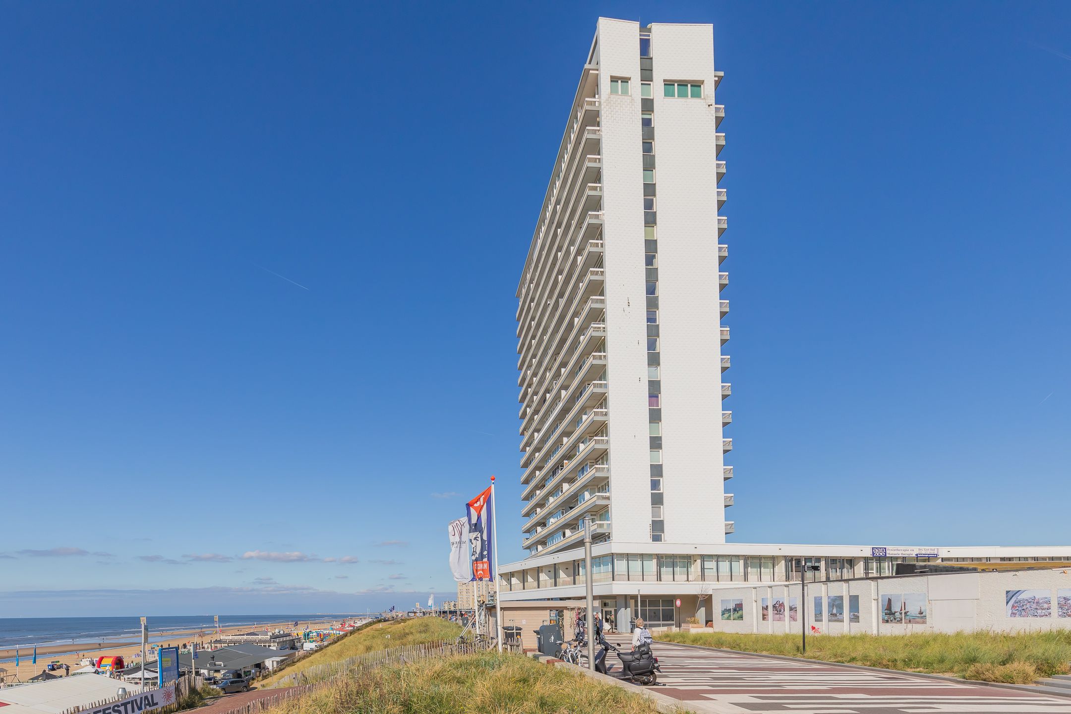 Photo 18 of Burgemeester van Fenemaplein 2-A0201