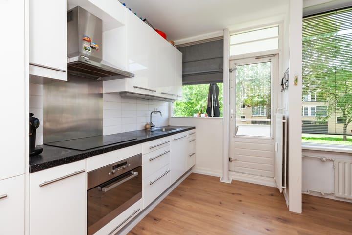 Foto 7 van Van Anrooystraat 165